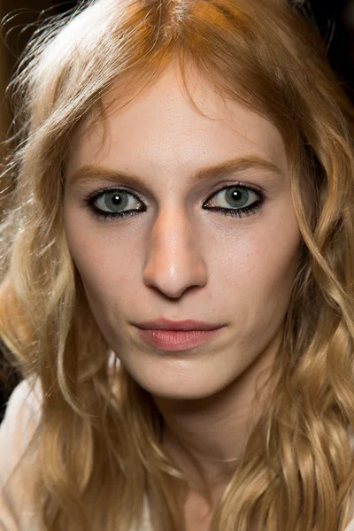 Look 15